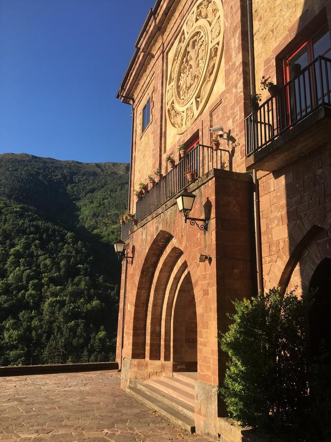 Monasterio De Santa Maria De Valvanera Anguiano Εξωτερικό φωτογραφία