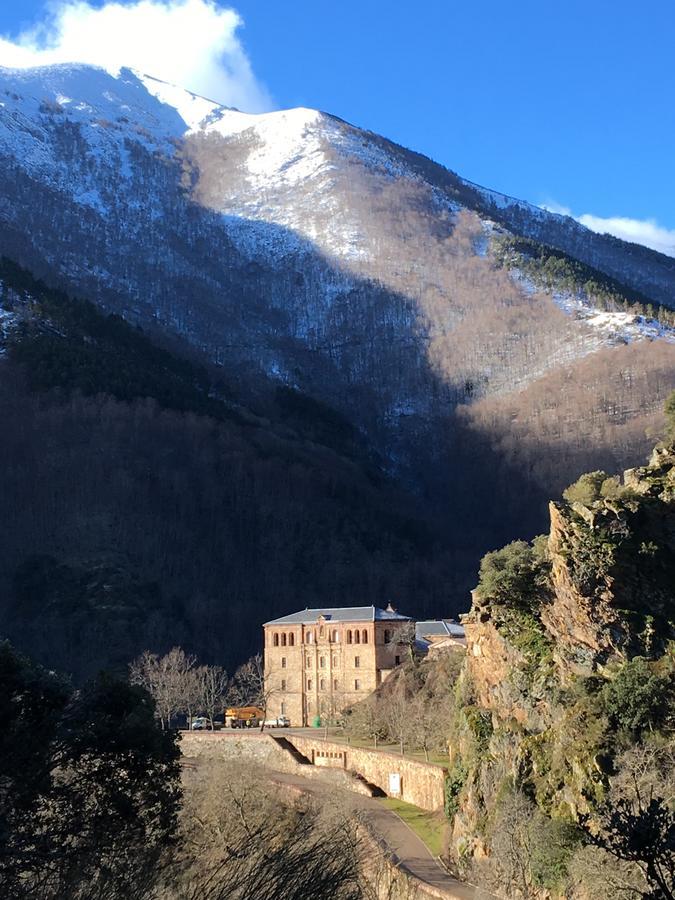 Monasterio De Santa Maria De Valvanera Anguiano Εξωτερικό φωτογραφία