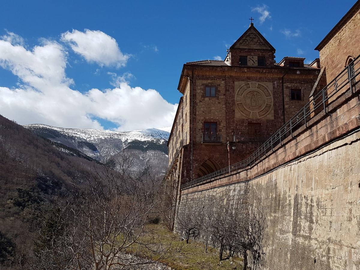 Monasterio De Santa Maria De Valvanera Anguiano Εξωτερικό φωτογραφία